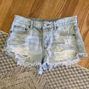 American Eagle light wash denim shorts